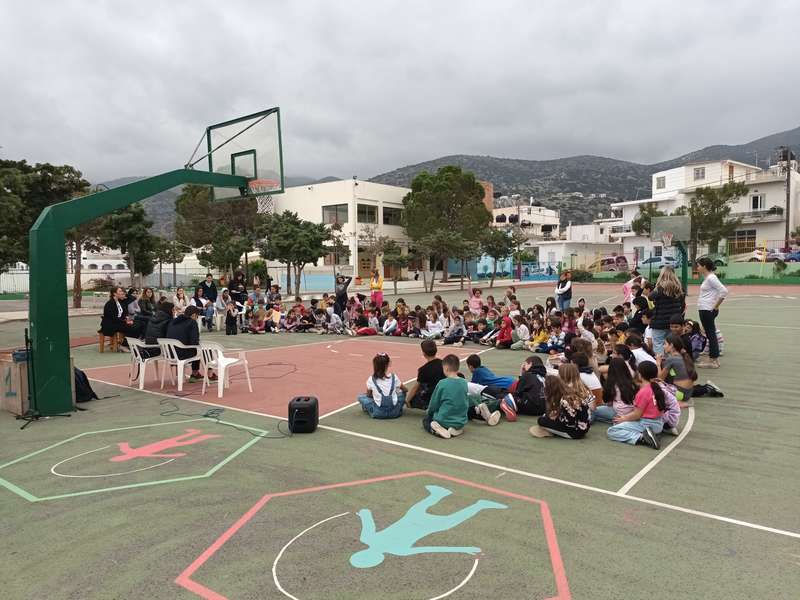 Επίσκεψη-στο-1ο-και-2ο-Δημοτικό-σχολείο-Μαλίων11-5-2023-7