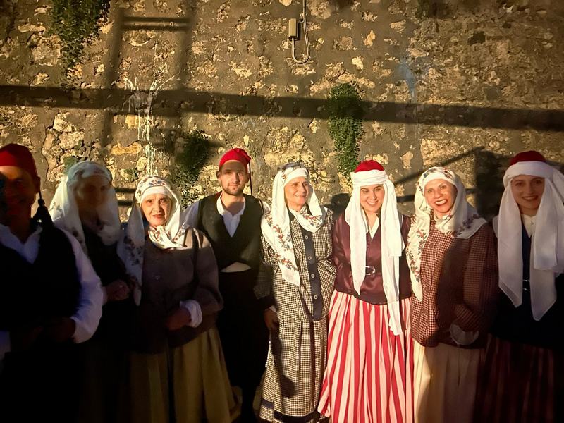 Μέλη-της-ΠΕΤΚ-με-το-παραδοσιακό-εργαστήρι-στο-Κηποθέατρο-21-7-2025-2