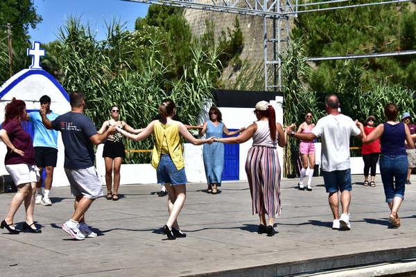 Πρόβα-μελών-της-ΠΕΤΚ-στο-κηποθέατρο-με-το-παραδοσιακό-εργαστήρι-21-7-2025-4