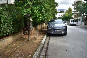 Πεζοδρόμιο στην Κηφισιά