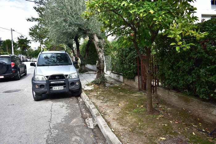 Πεζοδρόμιο-στην-Κηφισιά-6