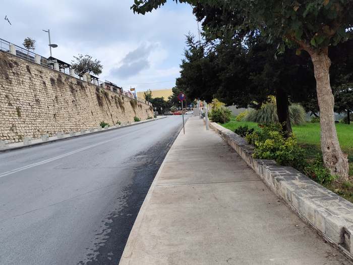 Πεζοδρόμιο-χωρίς-εμπόδια-Λεωφόρος-Ικάρου-Ηρακλείου-1